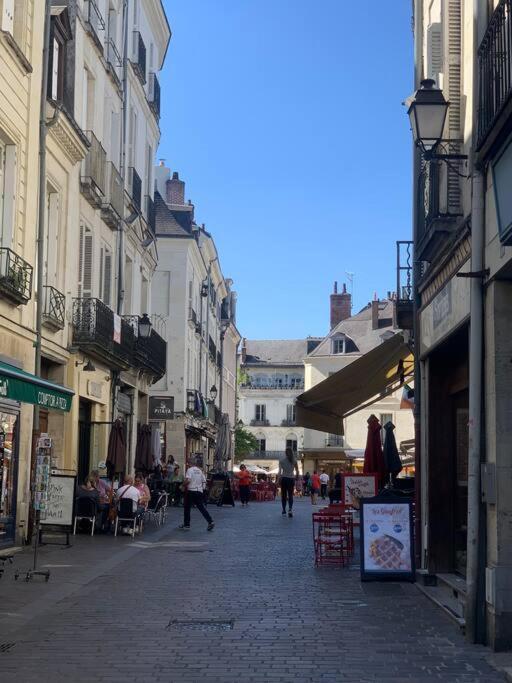 Hotel Robin Quantin In The Heart Of Old Tours Exterior foto